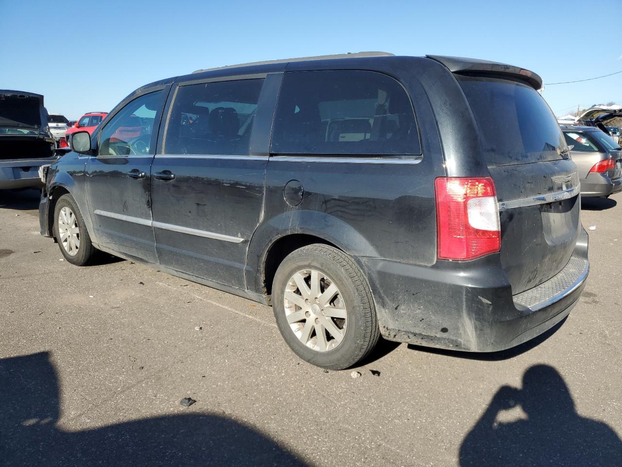 Chrysler Minivan Touring Image 2
