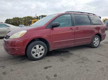  Salvage Toyota Sienna