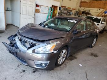  Salvage Nissan Altima