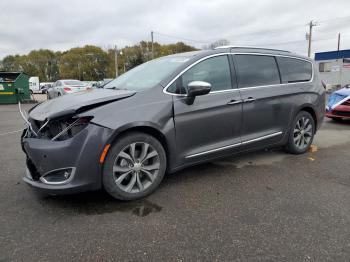  Salvage Chrysler Pacifica