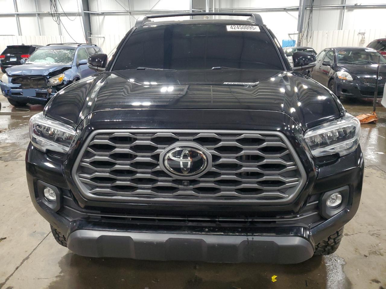Toyota Tacoma Double Cab Image 7