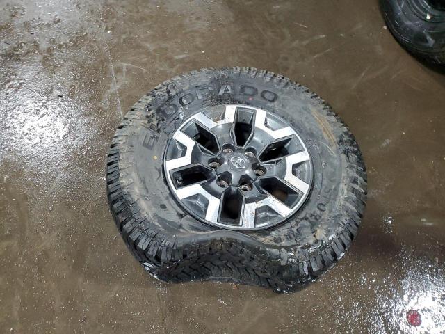 Toyota Tacoma Double Cab Image 12