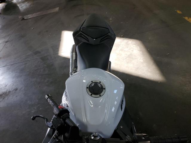 Kawasaki Ex A Image 6