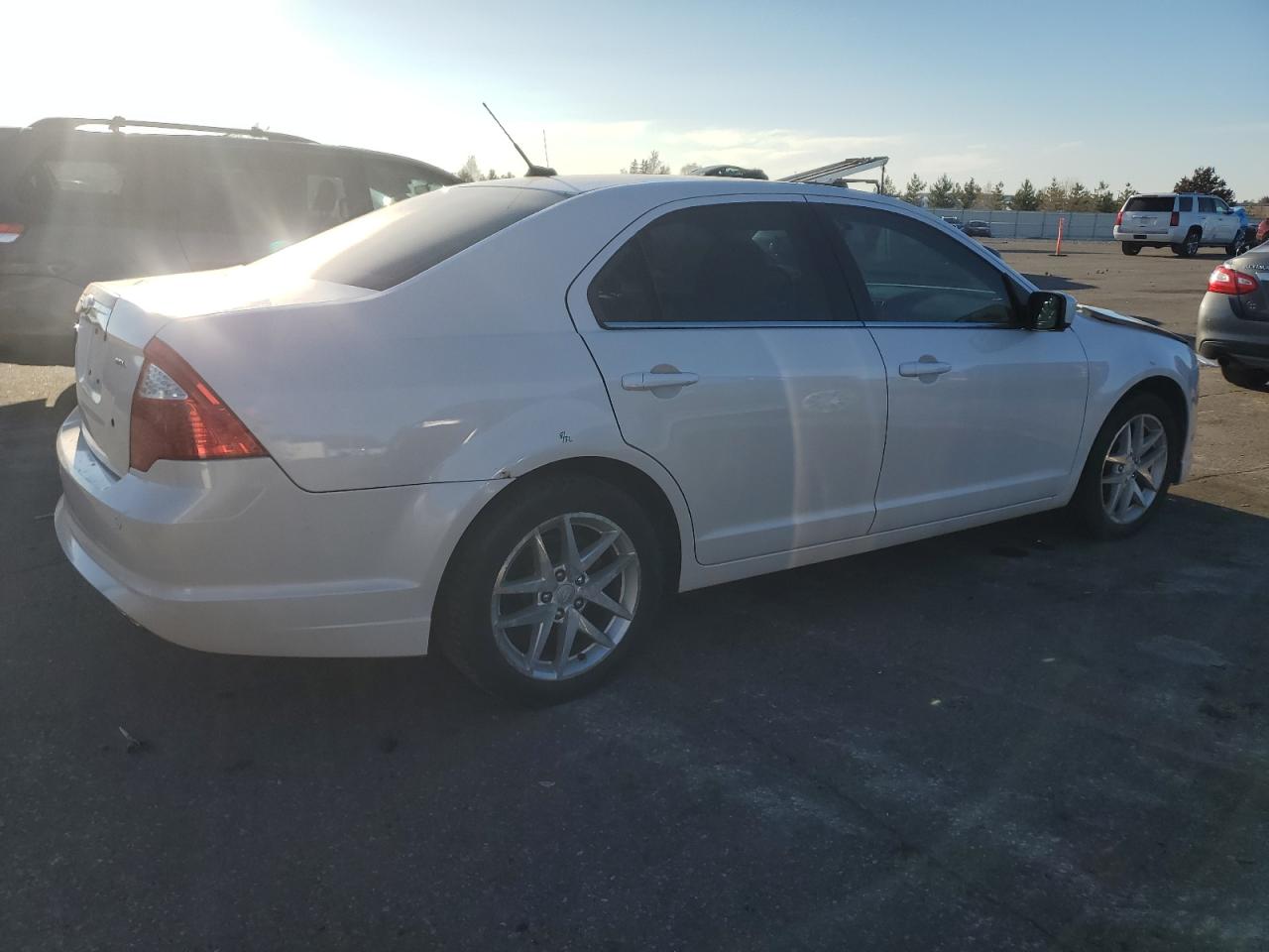 Ford Fusion Sel Image 2