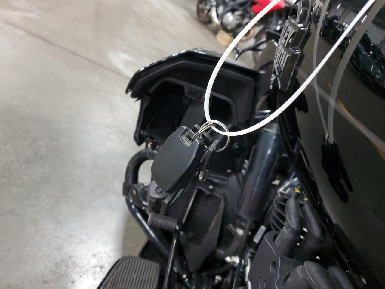 Harley-Davidson Flhxu Image 9