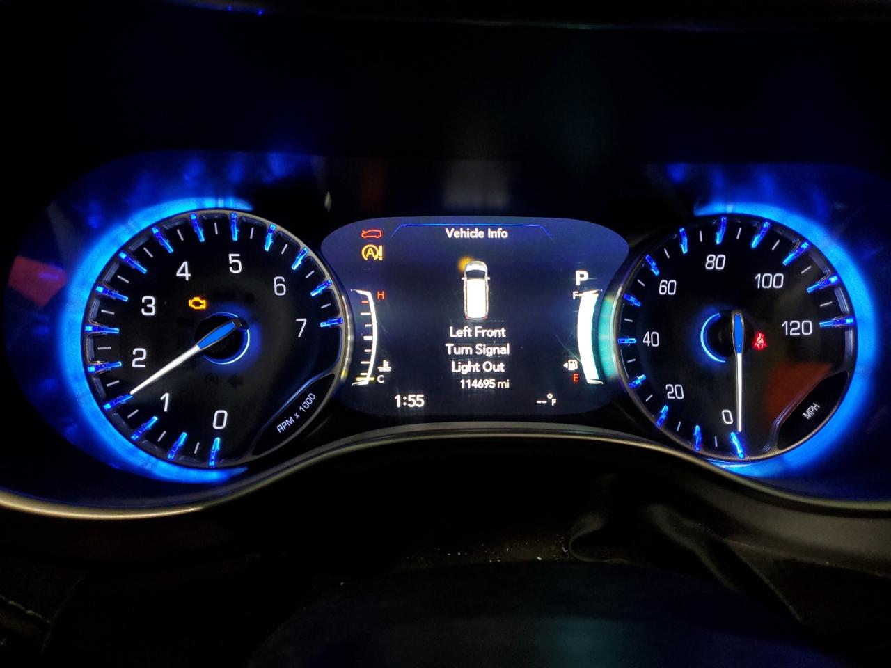 Chrysler Pacifica Limited Image 3