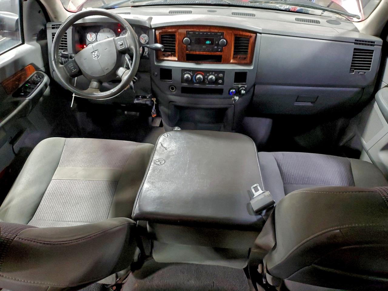 Dodge Ram 2500 St Image 10