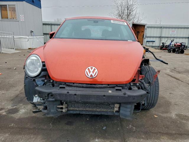 Volkswagen Beetle S Image 2