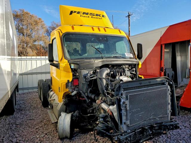  Salvage Freightliner Cascadia 1
