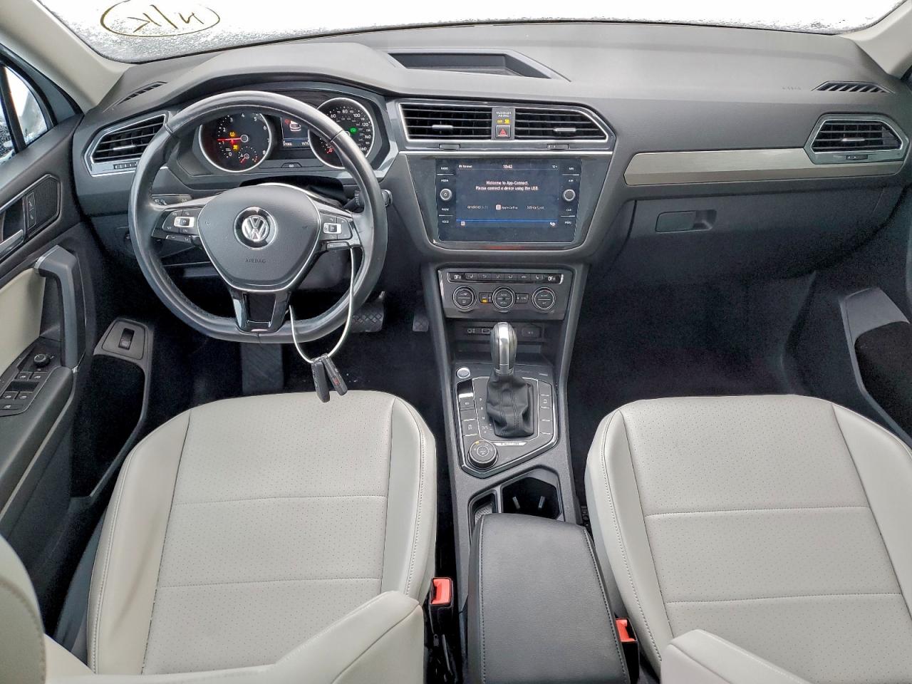Volkswagen Tiguan Se Image 9