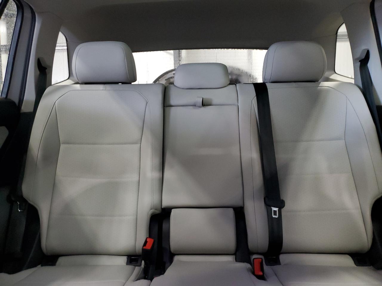 Volkswagen Tiguan Se Image 8