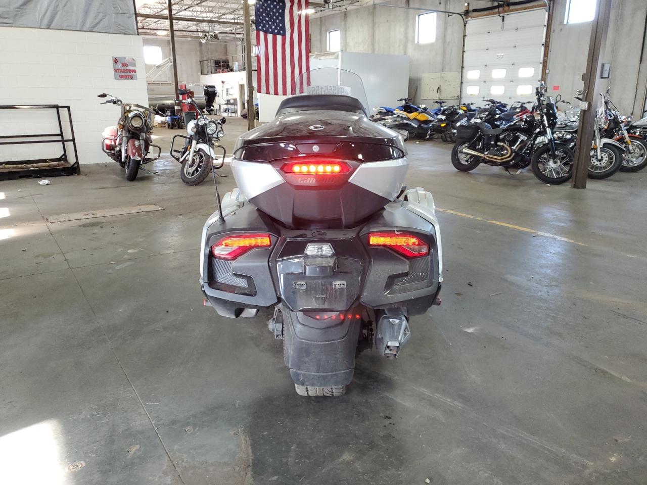 Can-Am Spyder Rt Image 8