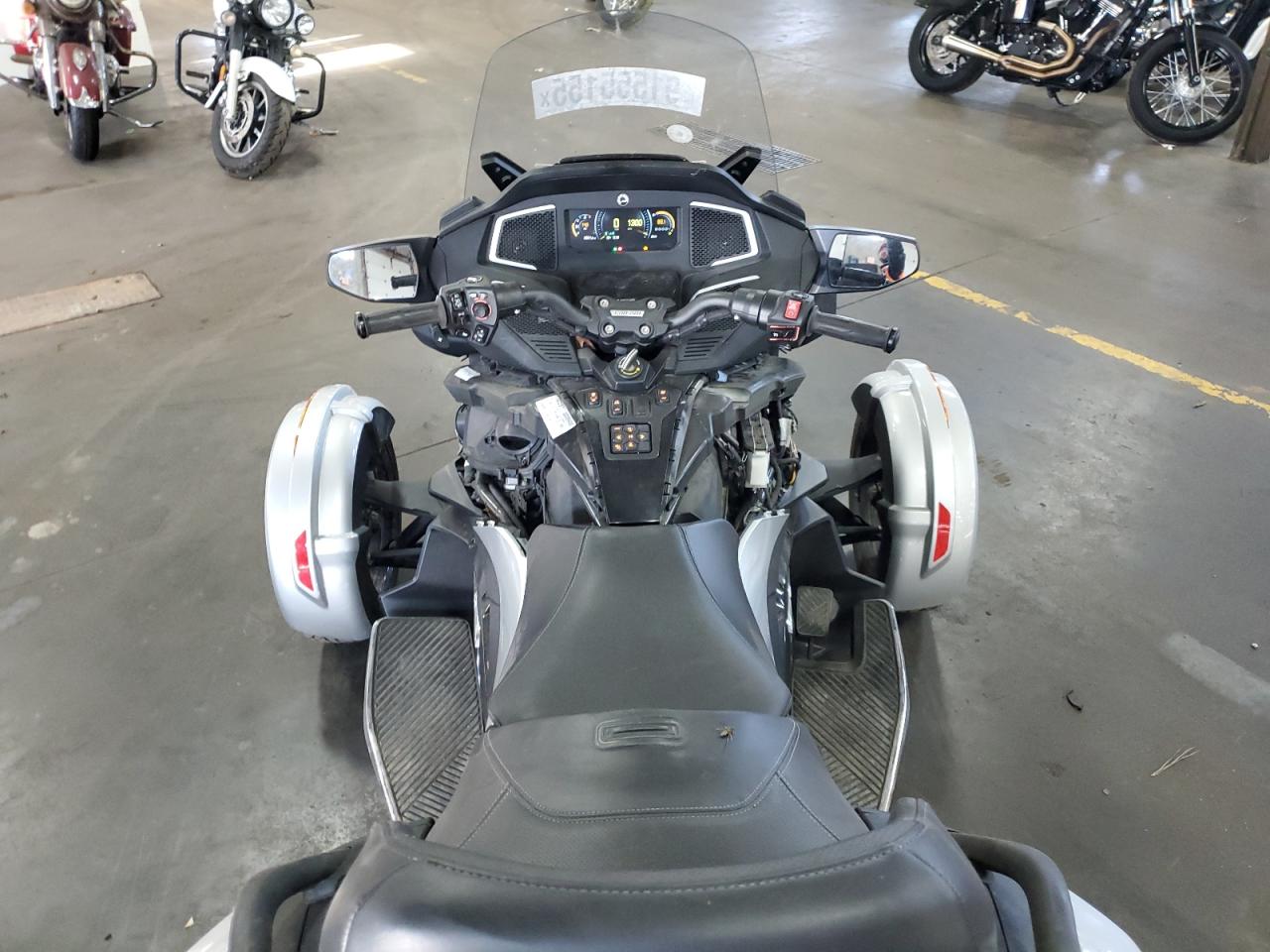 Can-Am Spyder Rt Image 9