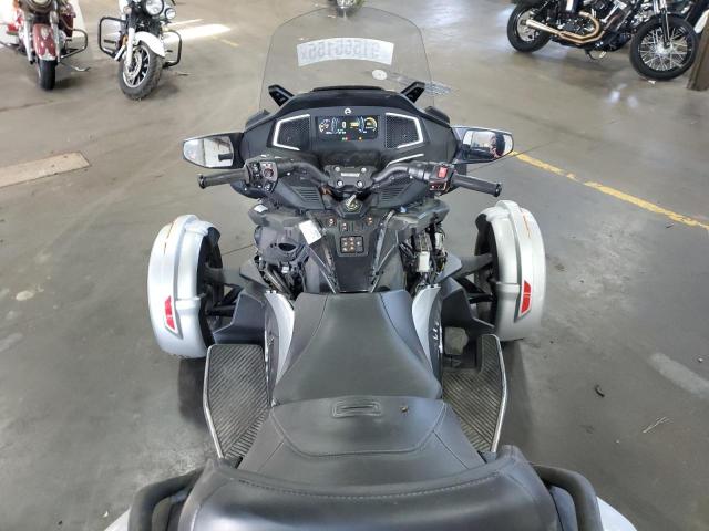 Can-Am Spyder Rt Image 9