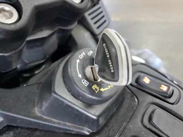 Can-Am Spyder Rt Image 4