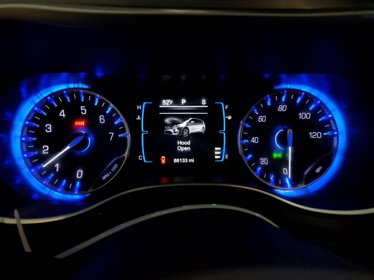 Chrysler Pacifica Touring L Image 7