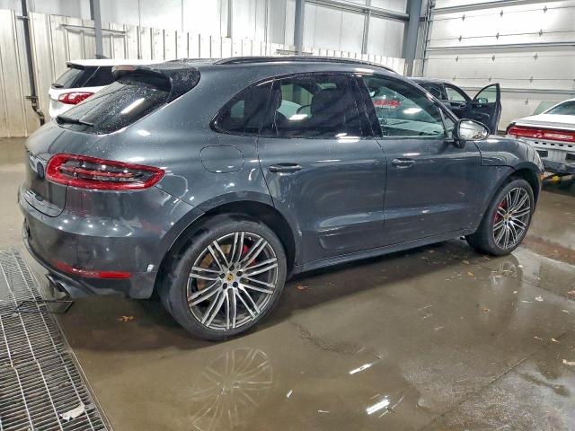 Porsche Macan Turbo Image 8