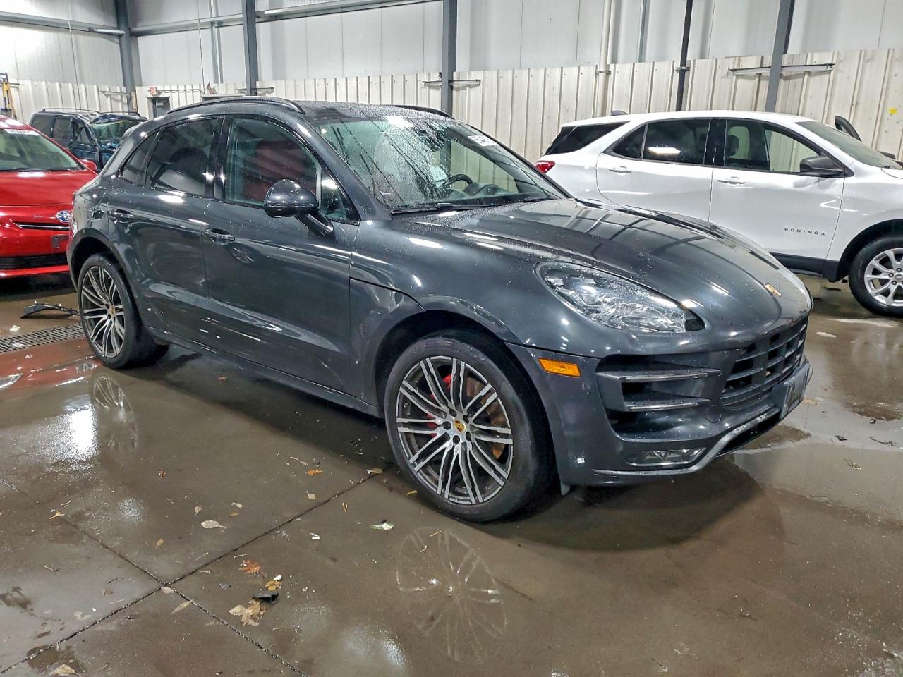 Porsche Macan Turbo Image 5