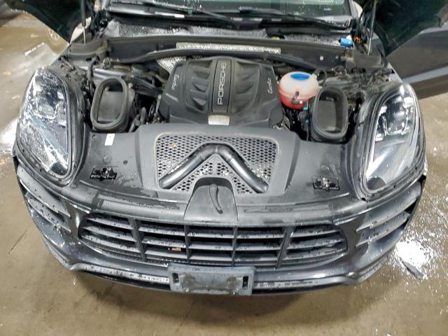 Porsche Macan Turbo Image 6