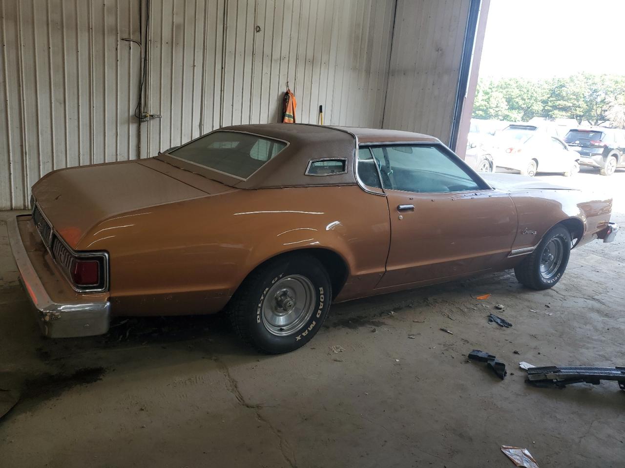 Mercury Cougar Image 2