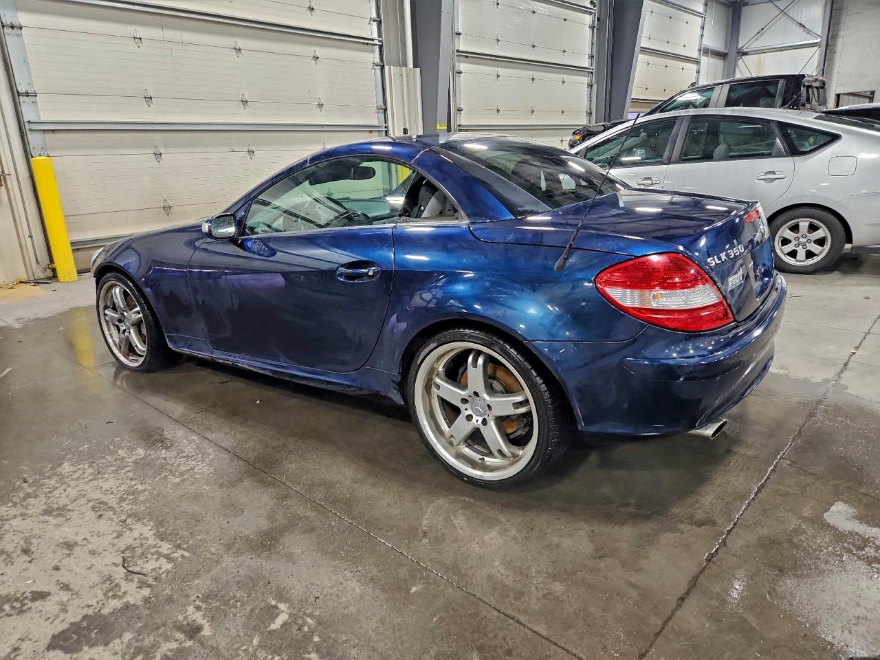 Mercedes-Benz Slk-class 350 Image 2