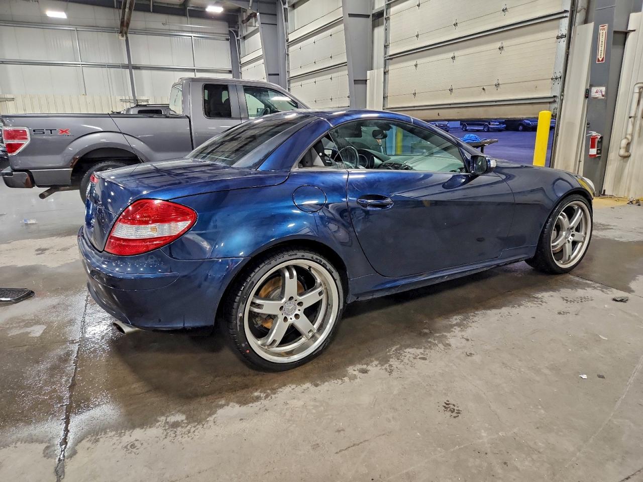 Mercedes-Benz Slk-class 350 Image 3