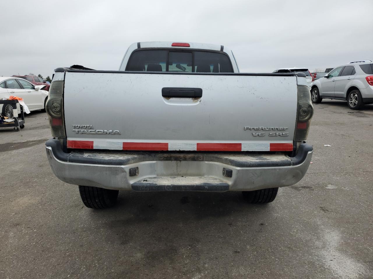 Toyota Tacoma Prerunner Access Cab Image 10