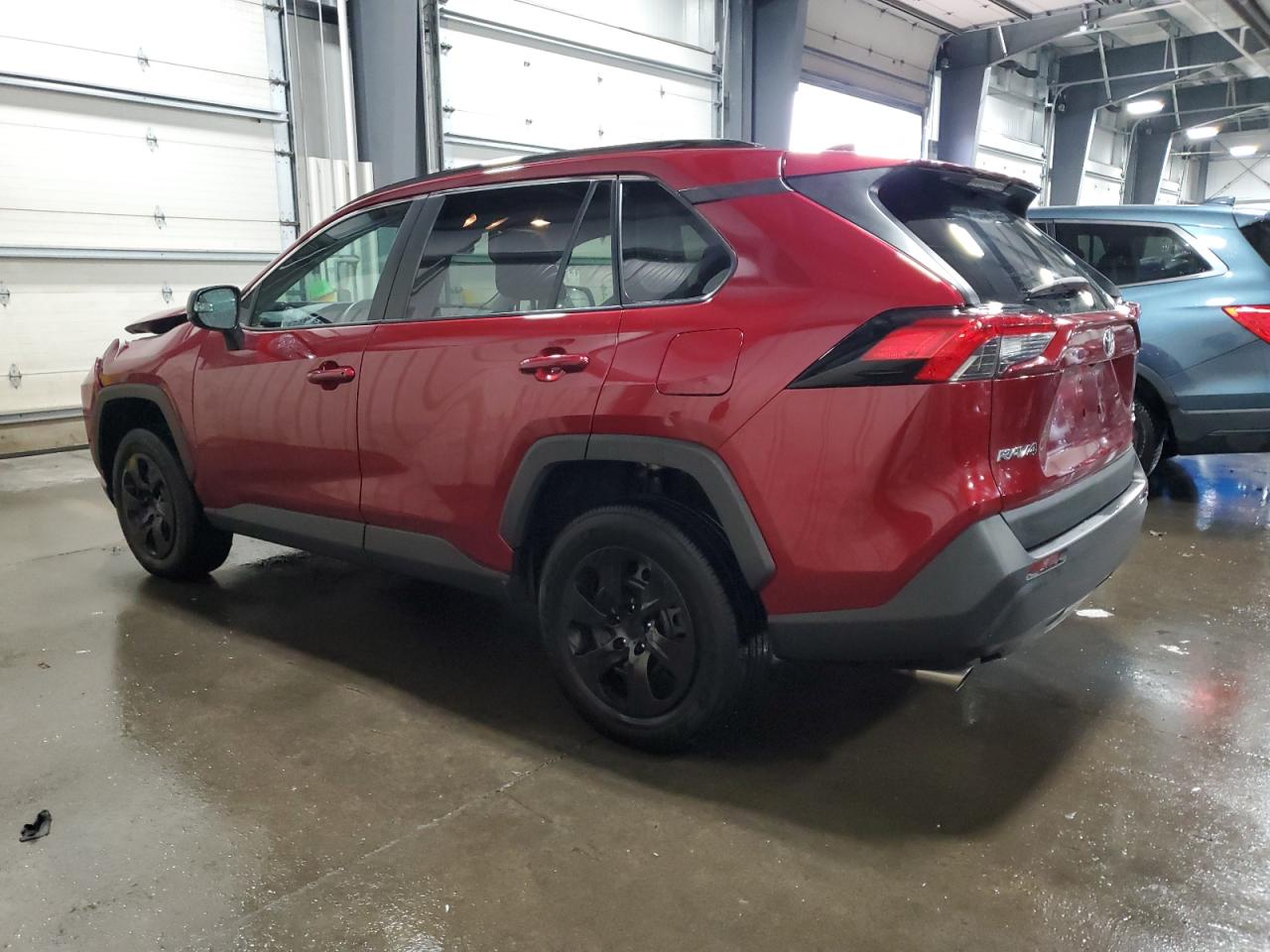 Toyota RAV4 Le Image 2