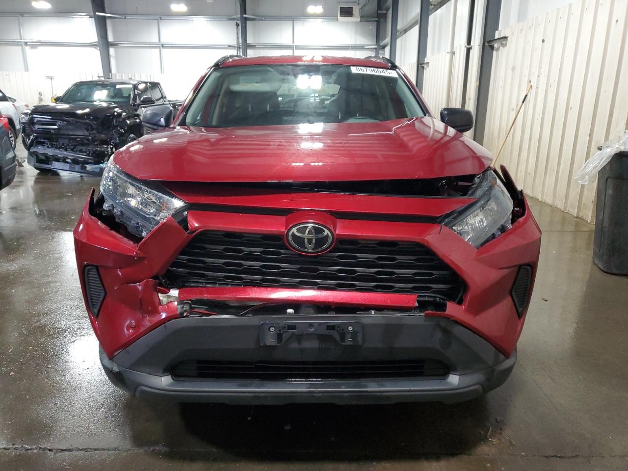 Toyota RAV4 Le Image 4