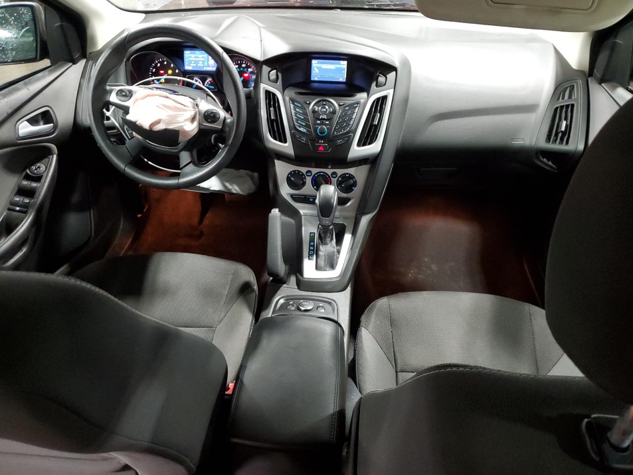 Ford Focus Se Image 12