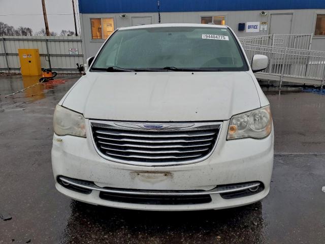 Chrysler Minivan Touring Image 11