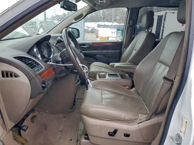 Chrysler Minivan Touring Image 6