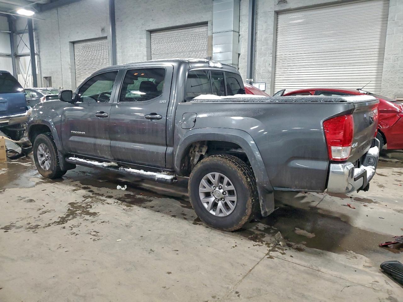 Toyota Tacoma Double Cab Image 2