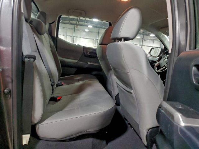 Toyota Tacoma Double Cab Image 11