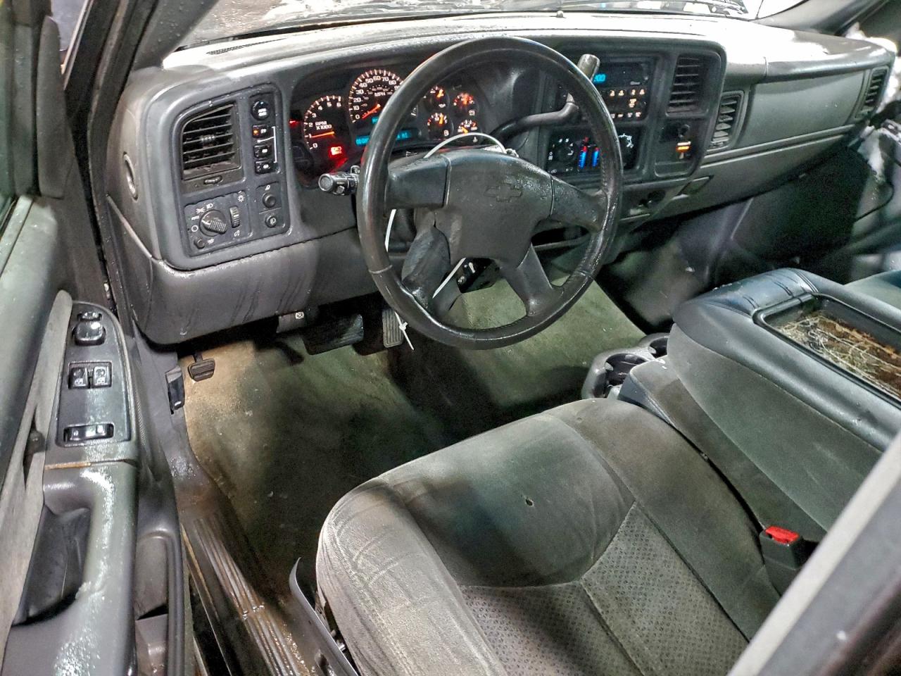 Chevrolet Silverado 1500 K1500 Image 8