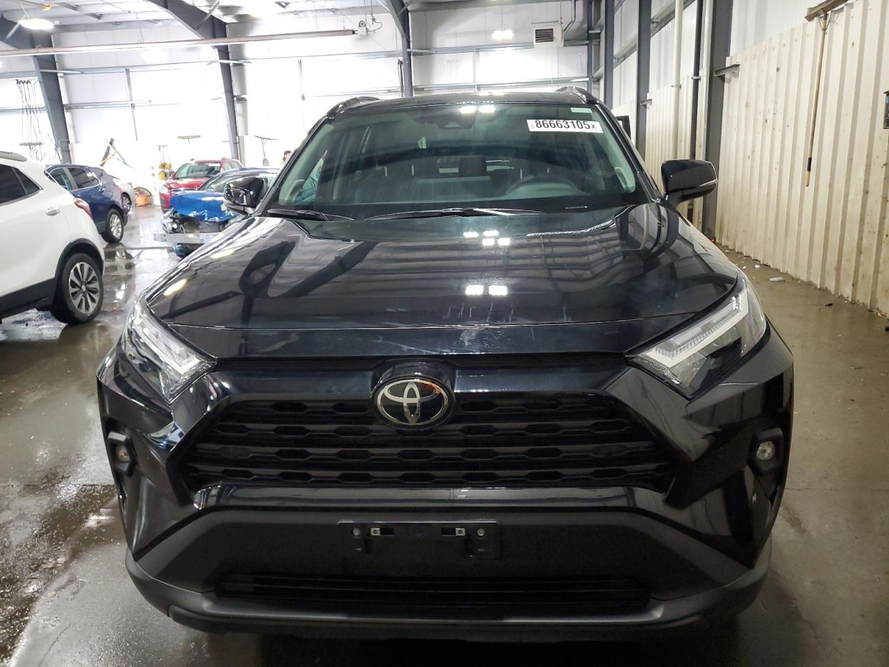 Toyota RAV4 Xle Premium Image 6