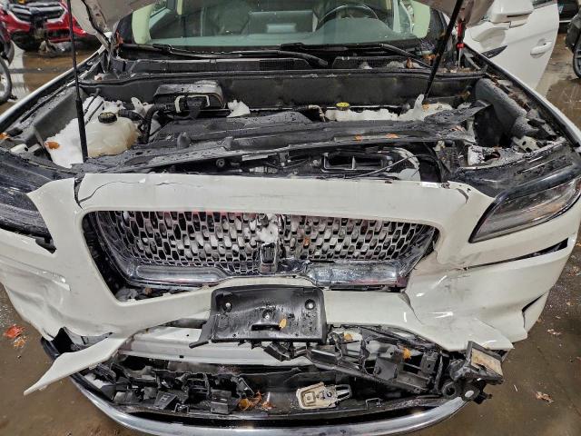 Lincoln Nautilus Image 13