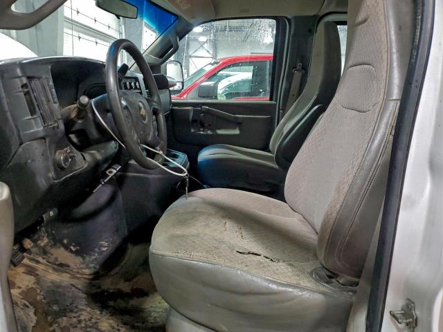 Chev Express Image 8