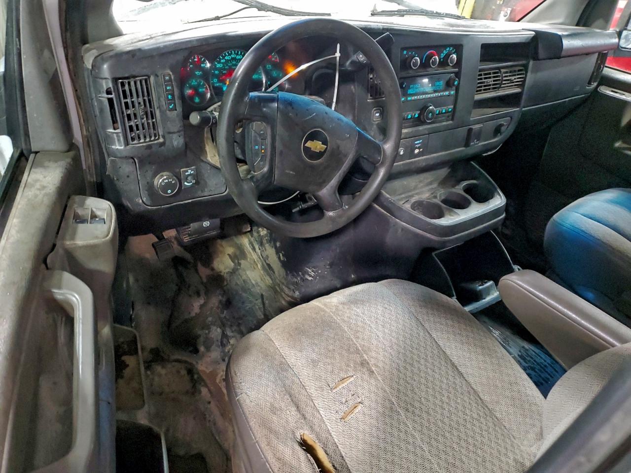 Chev Express Image 2