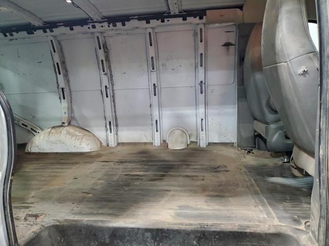 Chev Express Image 13