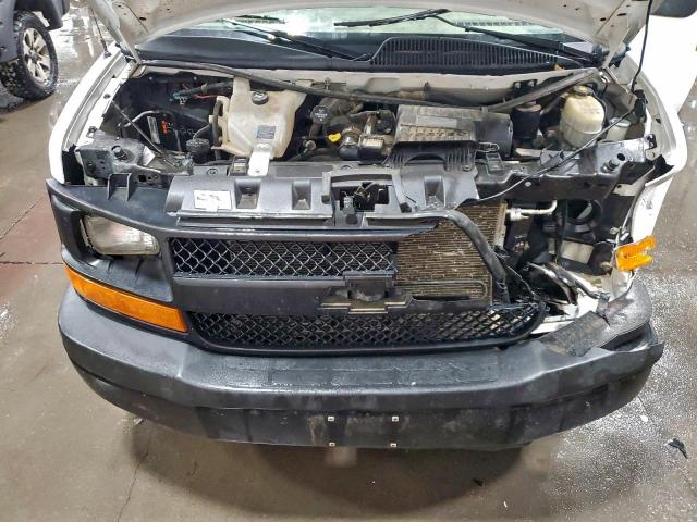 Chev Express Image 7