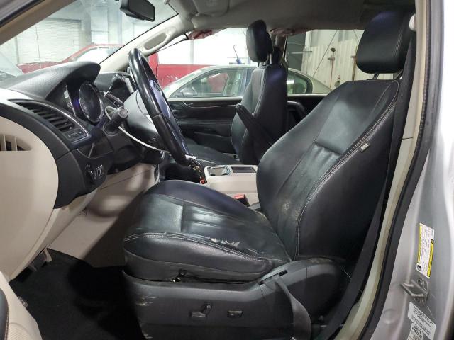 Chrysler Minivan Touring Image 11