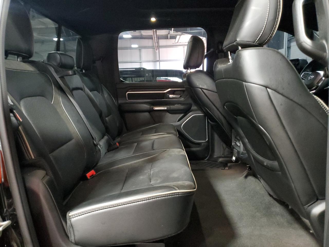 Ram 1500 Laramie Image 12