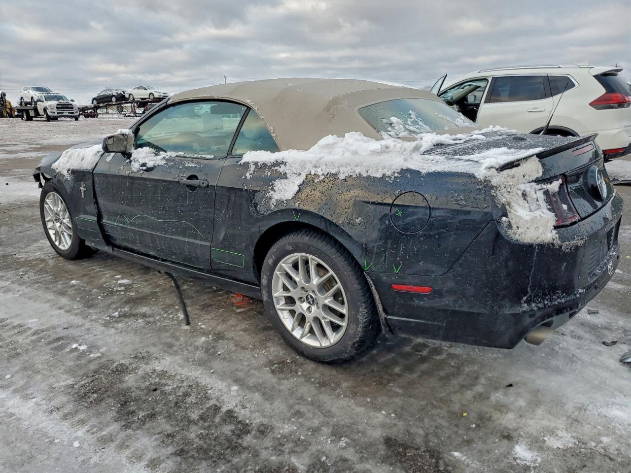 Ford Mustang Image 10