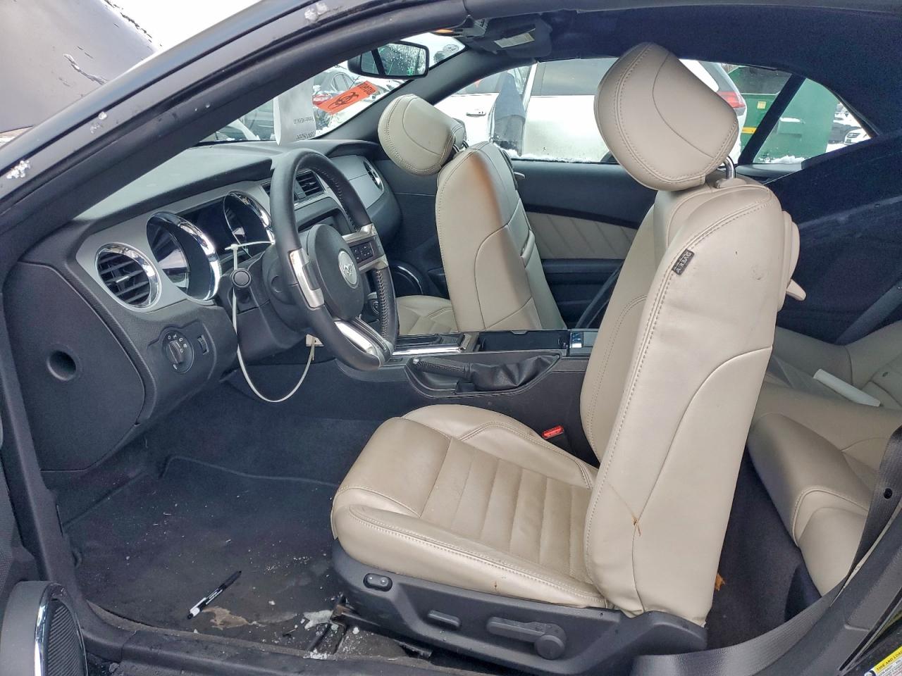 Ford Mustang Image 12