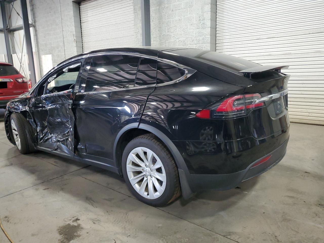 Tesla Model X Image 4