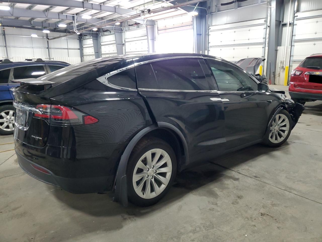 Tesla Model X Image 6