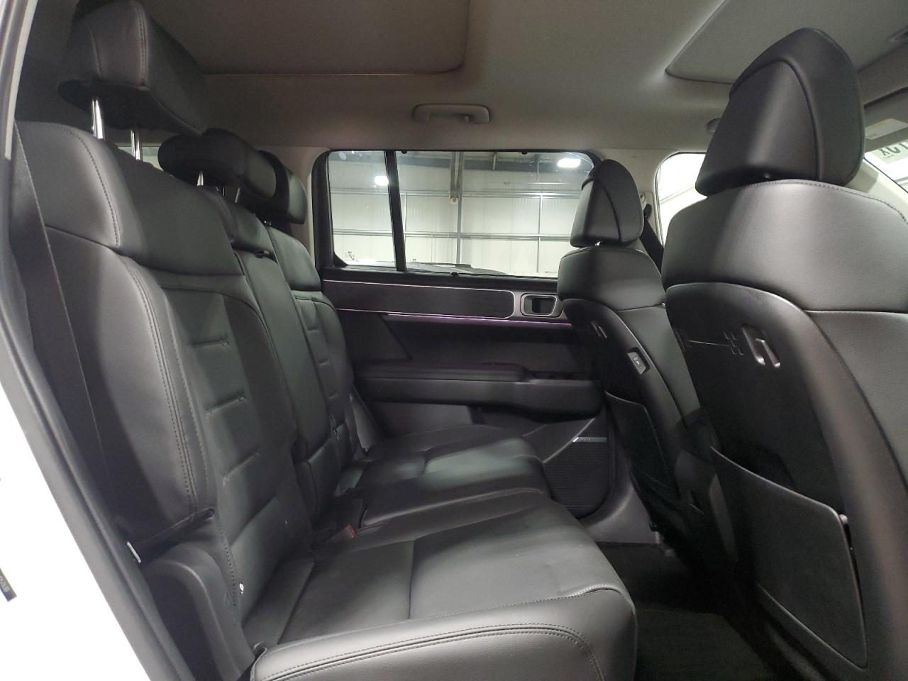 Hyundai SANTA FE Limited Image 3