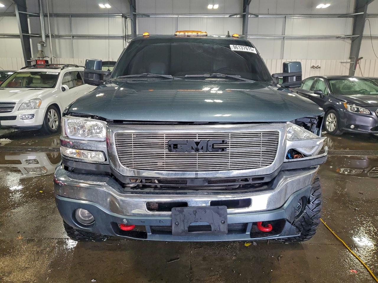 GMC Sierra K2500 Heavy Duty Image 12