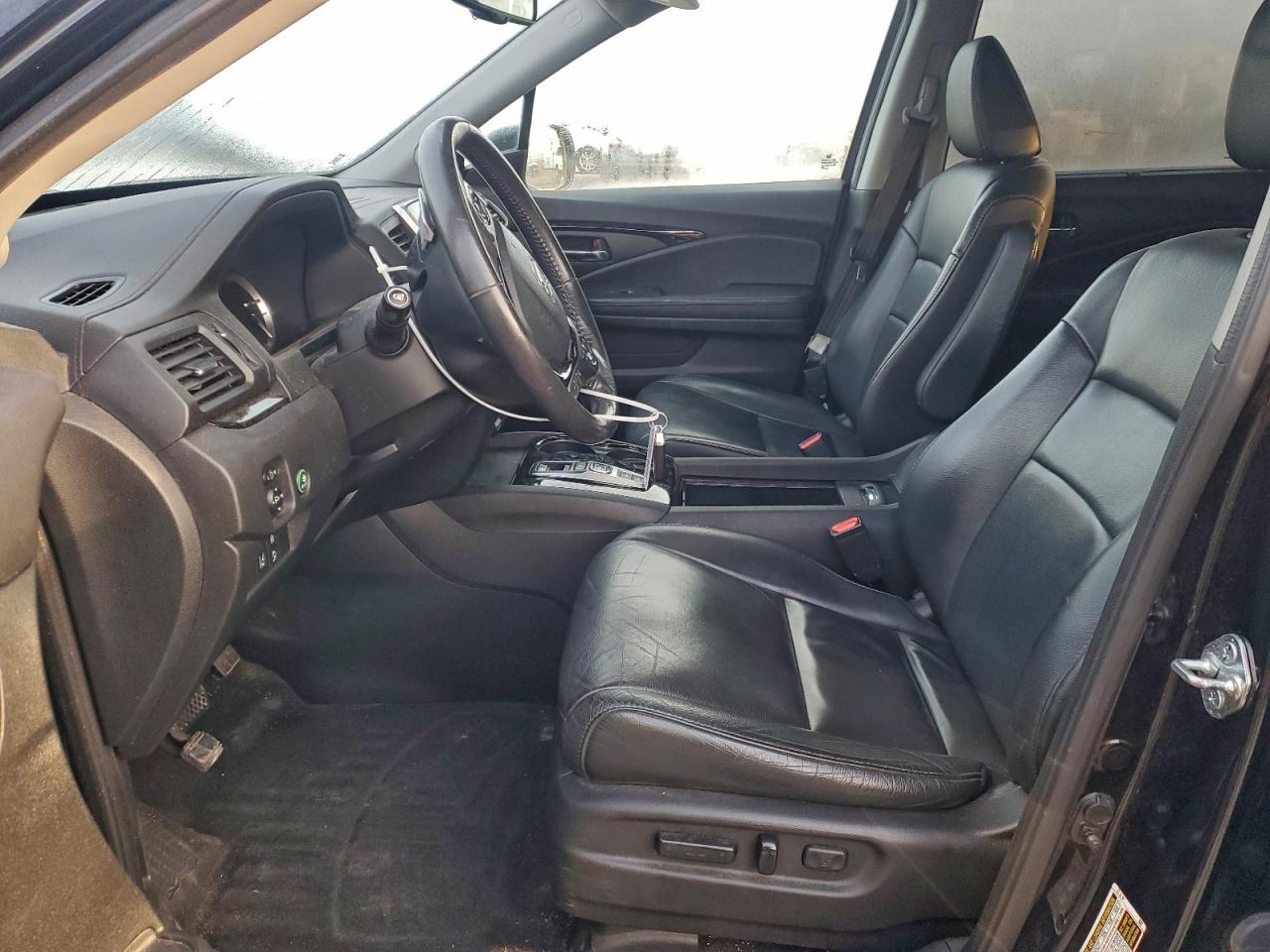 Honda Pilot Touring Image 3